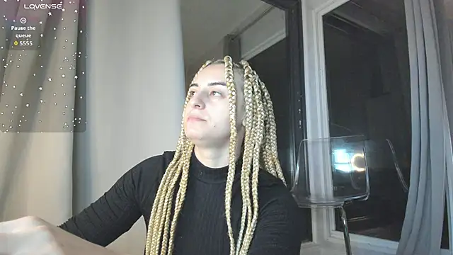 Ella Vee online show from October 24, 2025, 2:54 am