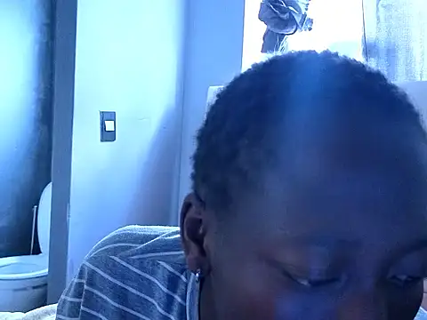 Snapshot of Melanin2002 chatting on April 27, 2026, 12:14 pm Melanin2002 online show from April 27, 2026, 12:14 pm