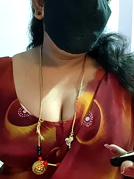 Snapshot of luci-queen chatting on May 15, 2026, 5:22 pm luci-queen online show from May 15, 2026, 5:22 pm