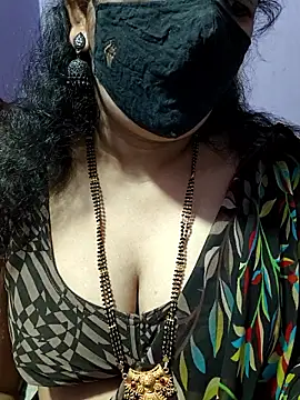 luci-queen online show from October 12, 2025, 6:26 am