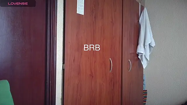 Snapshot of cris2428 chatting on January 17, 2026, 10:35 pm cris2428 online show from January 17, 2026, 10:35 pm