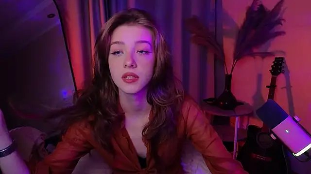 Snapshot of AstraMist chatting on September 23, 2025, 3:19 pm AstraMist online show from September 23, 2025, 3:19 pm