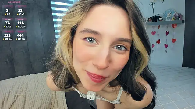 AntonettaTarring online show from March 15, 2026, 7:48 am