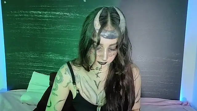 sharlot24 online show from November 1, 2025, 12:39 am