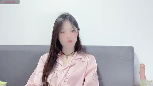 nuonuo321 online show from November 8, 2025, 10:30 am