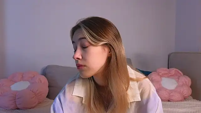 AngelicRice online show from October 6, 2025, 11:22 am