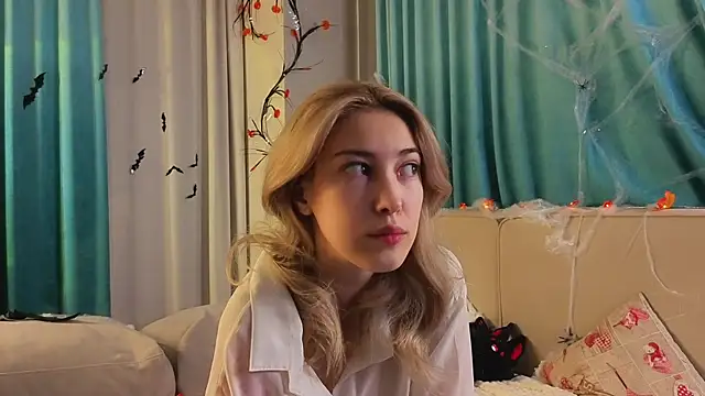 AngelicRice online show from November 1, 2025, 11:04 am