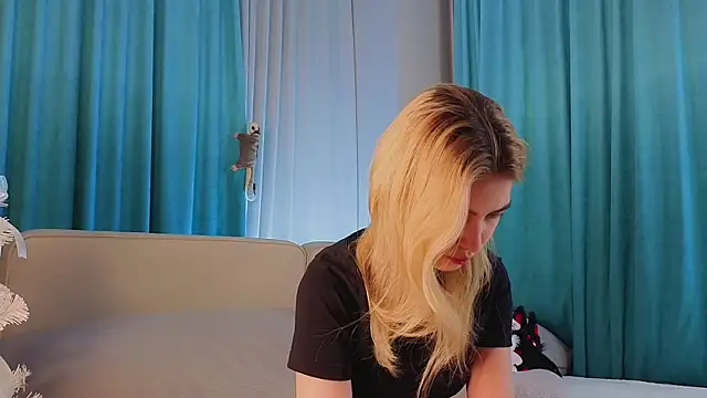 AngelicRice online show from December 21, 2025, 11:12 am