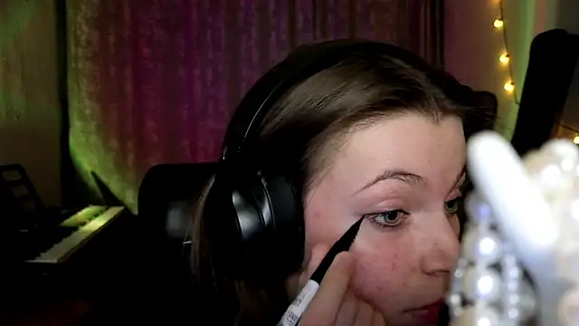 CutieAnny online show from February 24, 2026, 8:10 pm