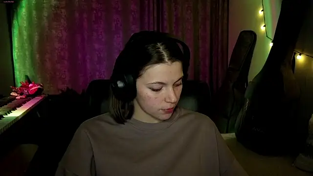 CutieAnny online show from March 23, 2026, 8:08 pm