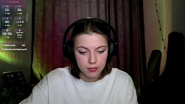 CutieAnny online show from February 17, 2026, 9:34 pm