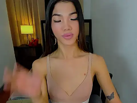 Snapshot of CassieSommereux chatting on June 9, 2026, 9:38 pm CassieSommereux online show from June 9, 2026, 9:38 pm