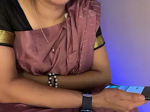 hot spicey online show from April 29, 2026, 6:58 pm