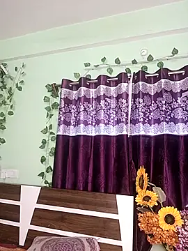 V-Hot-Sweti online show from September 17, 2025, 3:30 am