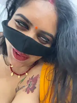 V-Hot-Sweti online show from October 18, 2025, 6:10 pm