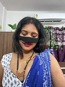 V-Hot-Sweti online show from October 31, 2025, 5:42 pm