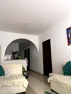 zaracollins01 online show from December 21, 2025, 1:46 pm