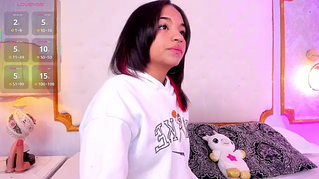 Manelyk evanss  online show from September 22, 2025, 11:16 am