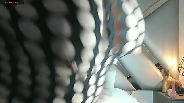 ABRILMILLER VC online show from October 15, 2025, 3:38 am