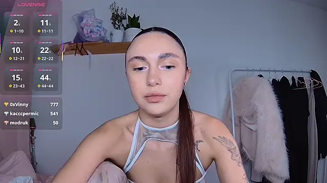 Leri Star online show from November 30, 2025, 7:47 pm