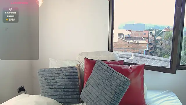 dakota leen online show from November 11, 2025, 12:44 pm