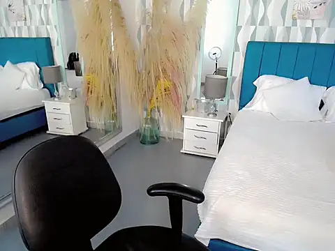 samantha bliss online show from September 23, 2025, 7:10 pm