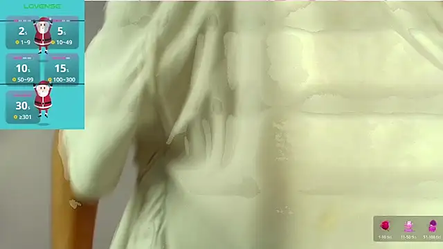 emycarver09 online show from January 12, 2026, 11:17 am