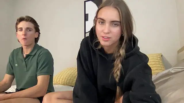 ShaniRea online show from November 7, 2025, 4:39 am