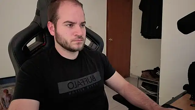 Paul00474 online show from November 5, 2025, 10:24 pm