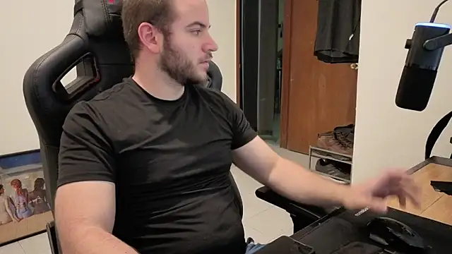 Paul00474 online show from November 9, 2025, 8:35 pm