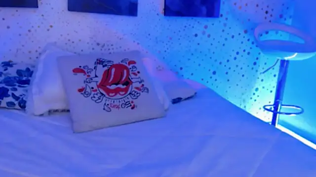 ArianaSantana online show from October 27, 2025, 12:50 pm