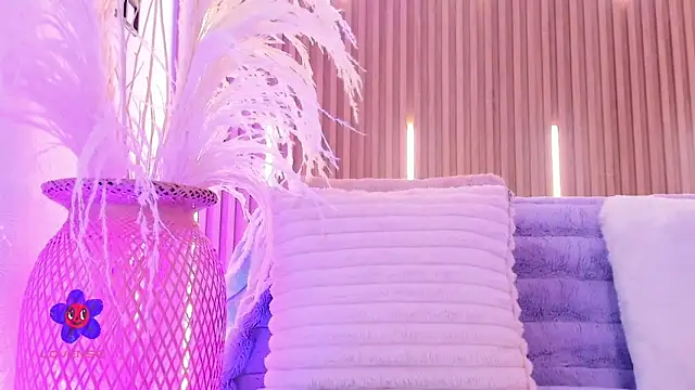 ArianaSantana online show from November 14, 2025, 12:53 pm