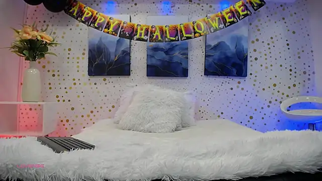 ArianaSantana online show from October 10, 2025, 12:50 pm