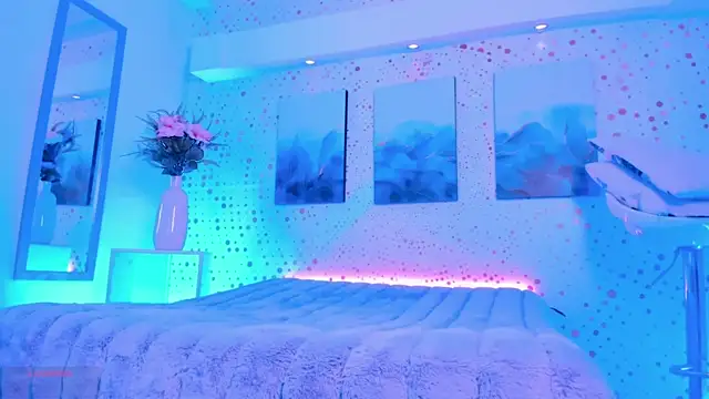 ArianaSantana online show from September 30, 2025, 1:39 pm