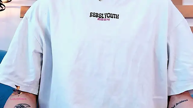 ArianaSantana online show from October 30, 2025, 12:47 pm