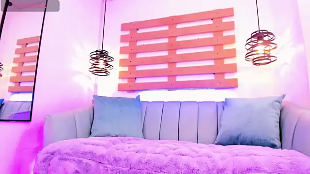 ArianaSantana online show from September 27, 2025, 1:50 pm