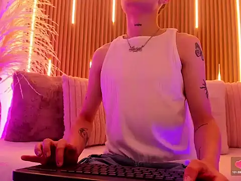 ArianaSantana online show from December 3, 2025, 12:48 pm