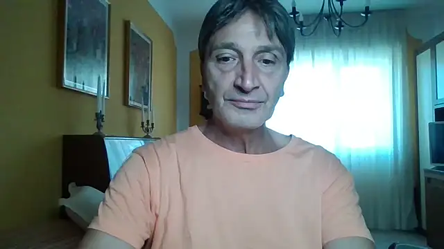 lattediyak online show from October 7, 2025, 1:01 pm