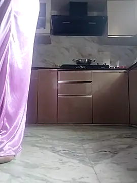 NehaQn online show from September 18, 2025, 4:04 am