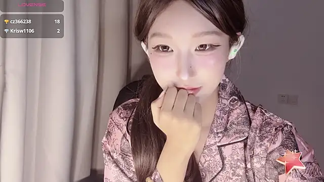 Winnie666- online show from September 29, 2025, 4:34 pm