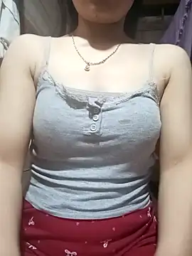 LucyyLy online show from April 1, 2026, 11:23 pm