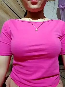 LucyyLy online show from October 5, 2025, 11:39 pm