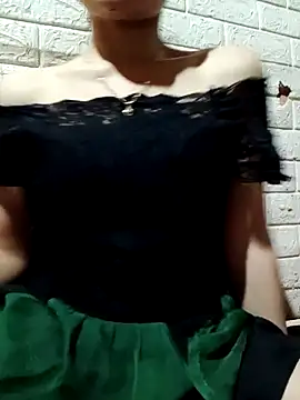 LucyyLy online show from October 4, 2025, 12:17 pm