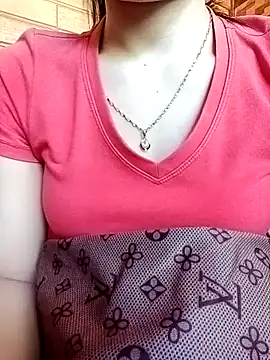 LucyyLy online show from September 12, 2025, 4:01 am