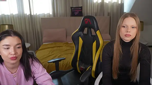 Snapshot of _Dasha_054 chatting on February 3, 2026, 11:37 am Dasha 054 online show from February 3, 2026, 11:37 am