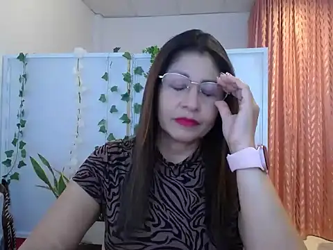 Snapshot of Manuela_lara_ chatting on October 15, 2025, 4:26 pm Manuela lara online show from October 15, 2025, 4:26 pm