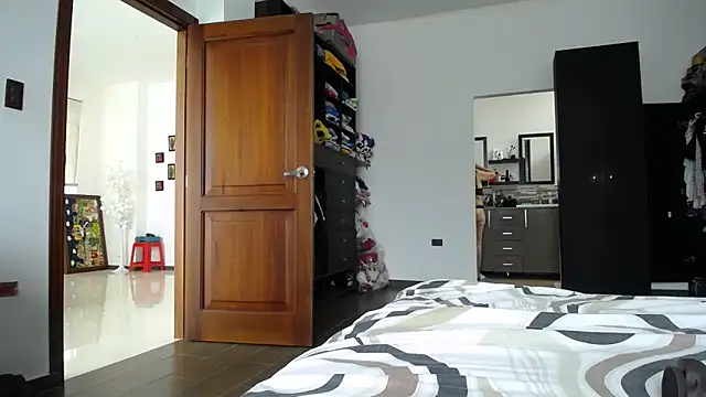 Snapshot of Manuela_lara_ chatting on February 20, 2026, 5:15 pm Manuela lara online show from February 20, 2026, 5:15 pm