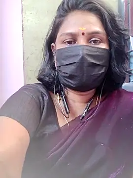 Snapshot of Tamil_Azhaghi25 chatting on June 18, 2026, 6:45 am Tamil Azhaghi25 online show from June 18, 2026, 6:45 am
