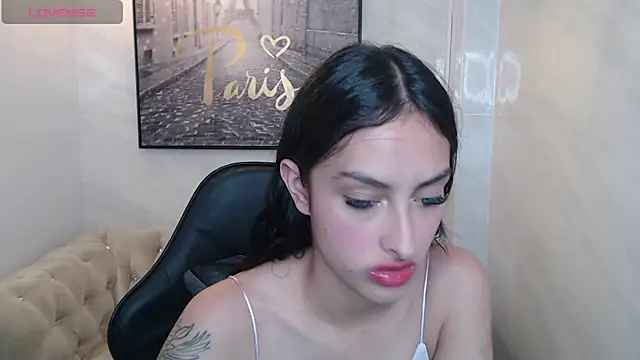 Tifany v online show from October 18, 2025, 1:02 pm