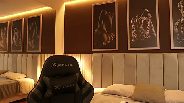 Tayler Kim online show from September 17, 2025, 4:31 pm